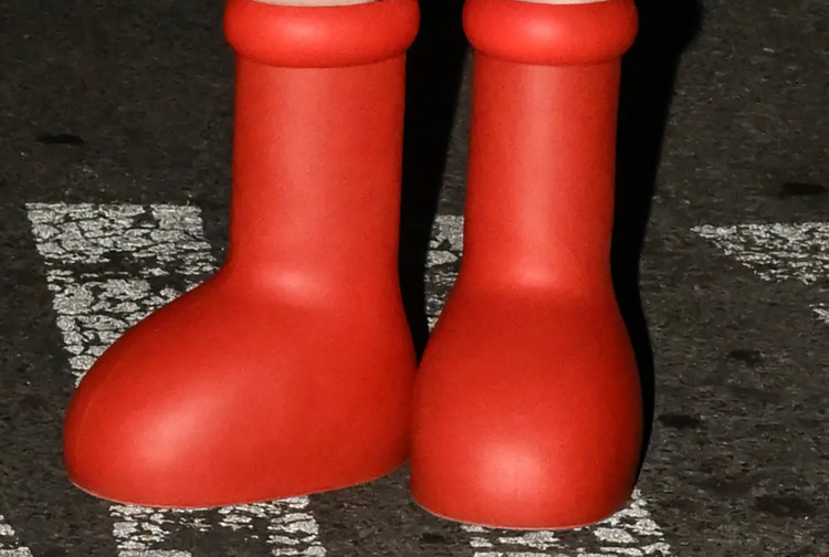 Razor's Edge: Big Red Boots